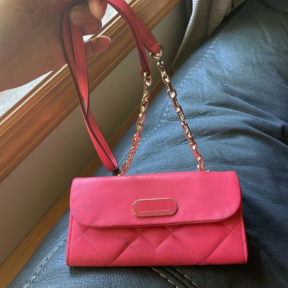 Marc by Marc Jacobs Coral Quilted Crossbody Wallet Bag with Chain - Picture 4 of 10